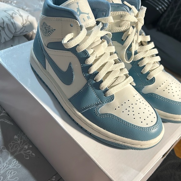 Jordan Shoes - Air Jordan 1 Mid